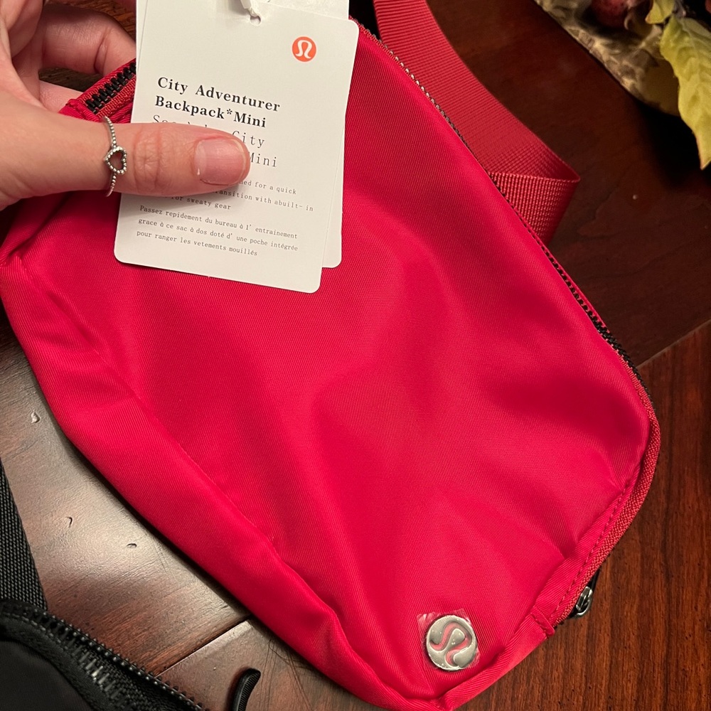 Crossbody bag (Only red available now)